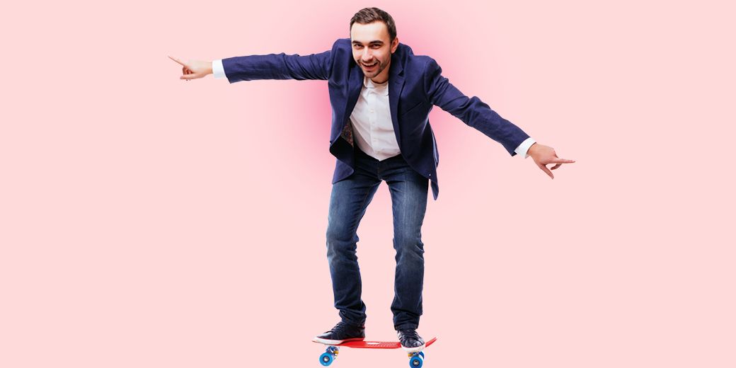 Mann balanciert auf einem Skateboard als Symbol für Basis-Rente, Altersvorsorge und steuerlich gefördertes Sparen.